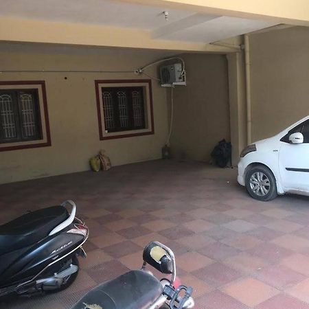 Iswarya Illam Apartment จิตัมพรัม ภายนอก รูปภาพ